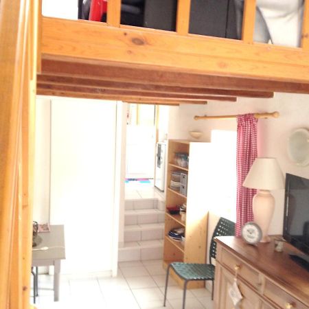 Studio Avec Piscine Privee Jardin Clos Et Wifi A Saint Jean D'Angely Exterior foto