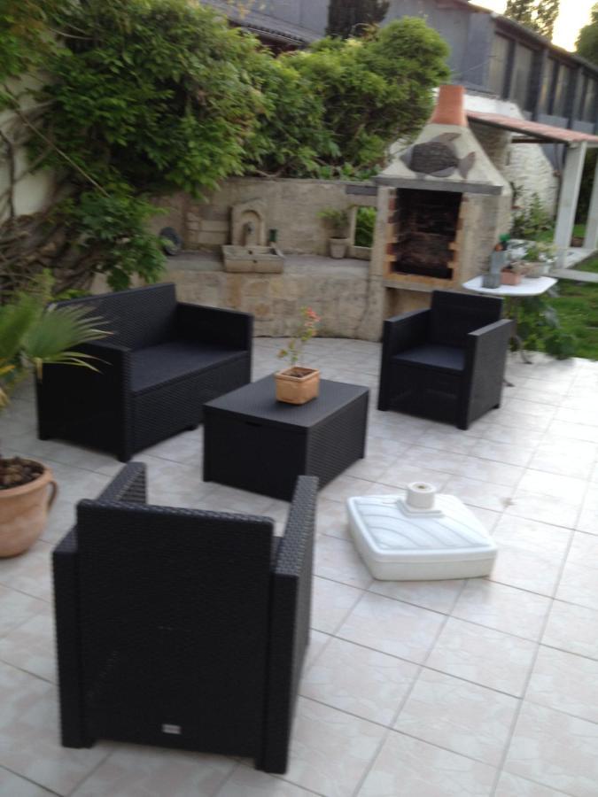 Studio Avec Piscine Privee Jardin Clos Et Wifi A Saint Jean D'Angely Exterior foto