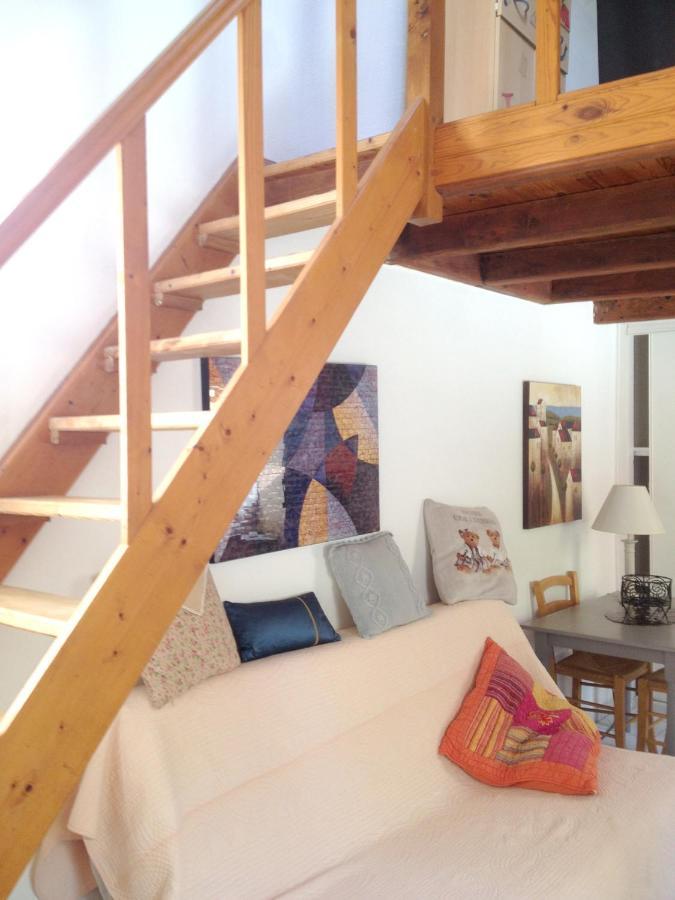 Studio Avec Piscine Privee Jardin Clos Et Wifi A Saint Jean D'Angely Exterior foto